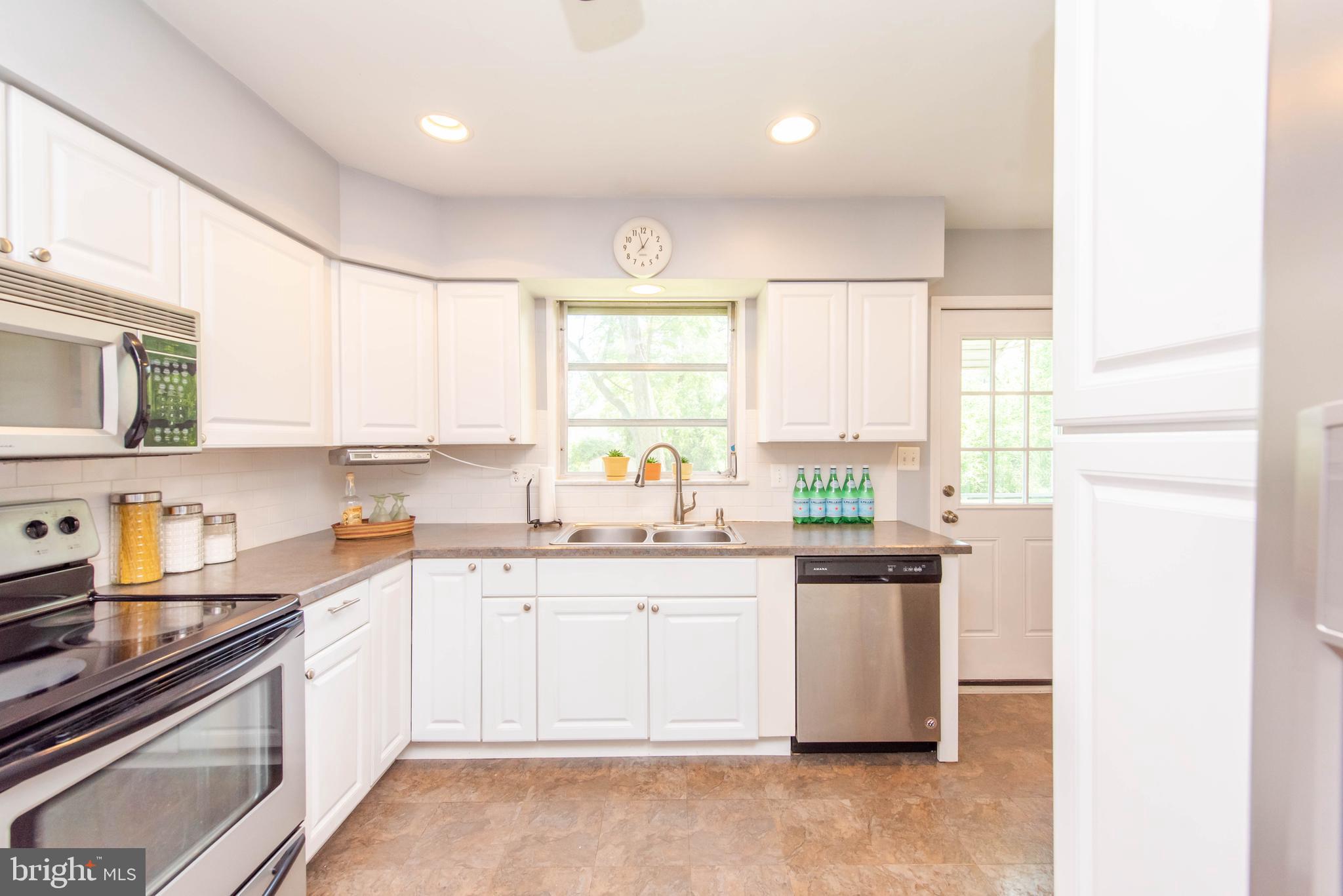 2307 Old Frederick Road Baltimore, MD 21228 - Photo 13 of 49 Kitchen
