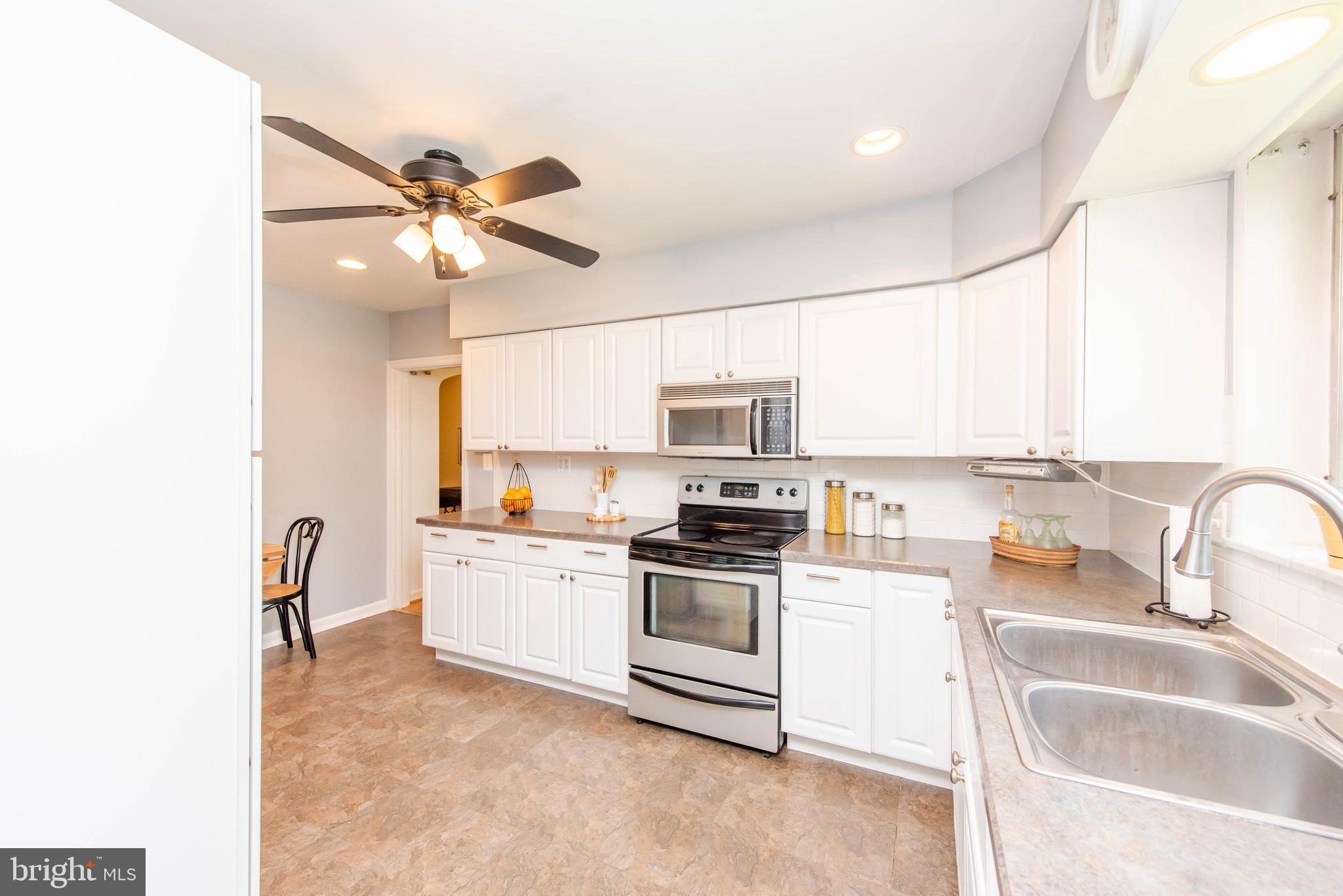 2307 Old Frederick Road Baltimore, MD 21228 - Photo 14 of 49 Kitchen