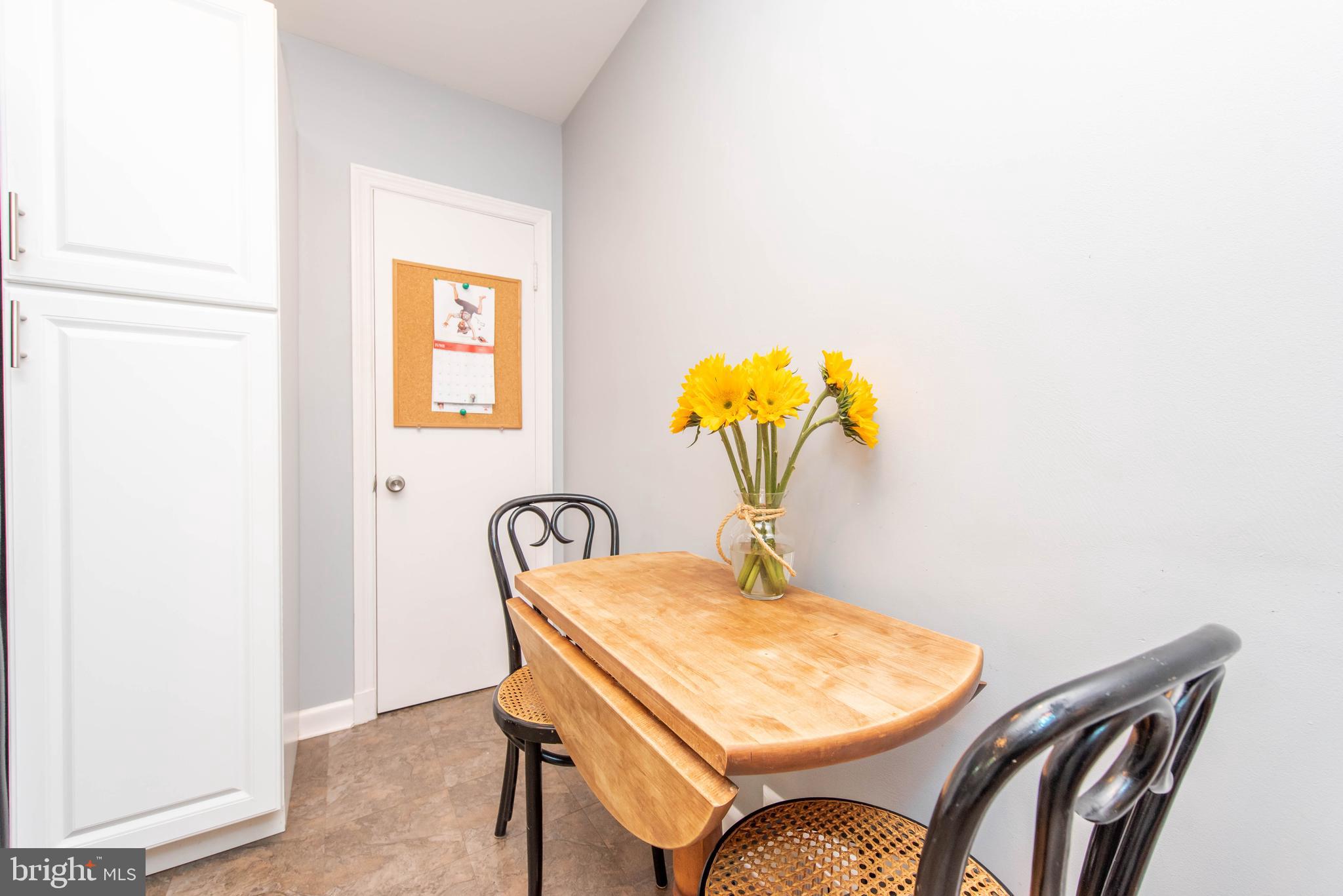 2307 Old Frederick Road Baltimore, MD 21228 - Photo 16 of 49 Breakfast nook