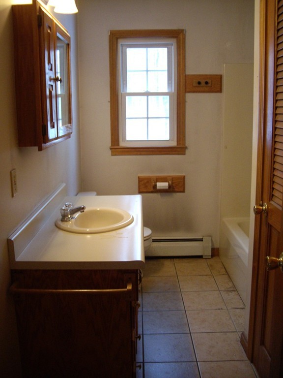 58 Leno Road Holland, MA 01521 - Photo 8 of 23