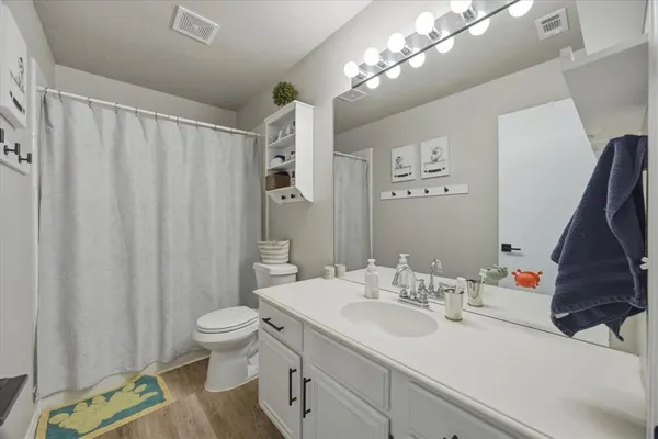 $419,999 | 322 Sweet Leaf Lane, Lake Dallas, TX 75065
