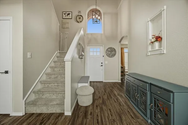 $419,999 | 322 Sweet Leaf Lane, Lake Dallas, TX 75065