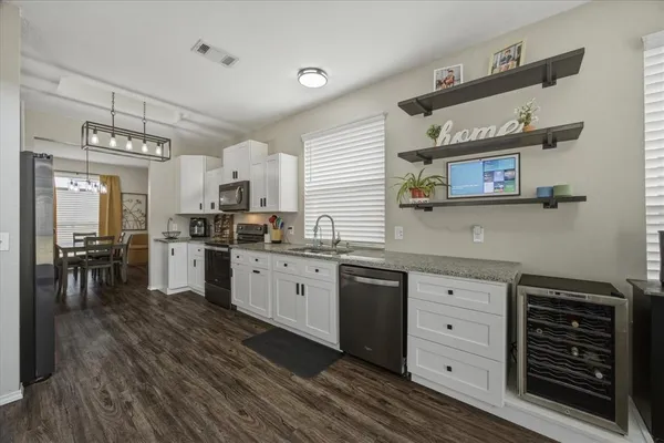 $419,999 | 322 Sweet Leaf Lane, Lake Dallas, TX 75065