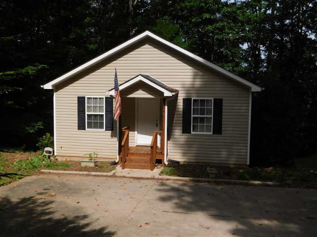 79 Rue Chalet Lavonia, GA 30553 - Photo 1 of 17