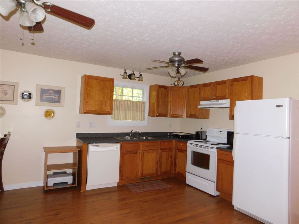 79 Rue Chalet Lavonia, GA 30553 - Photo 5 of 17