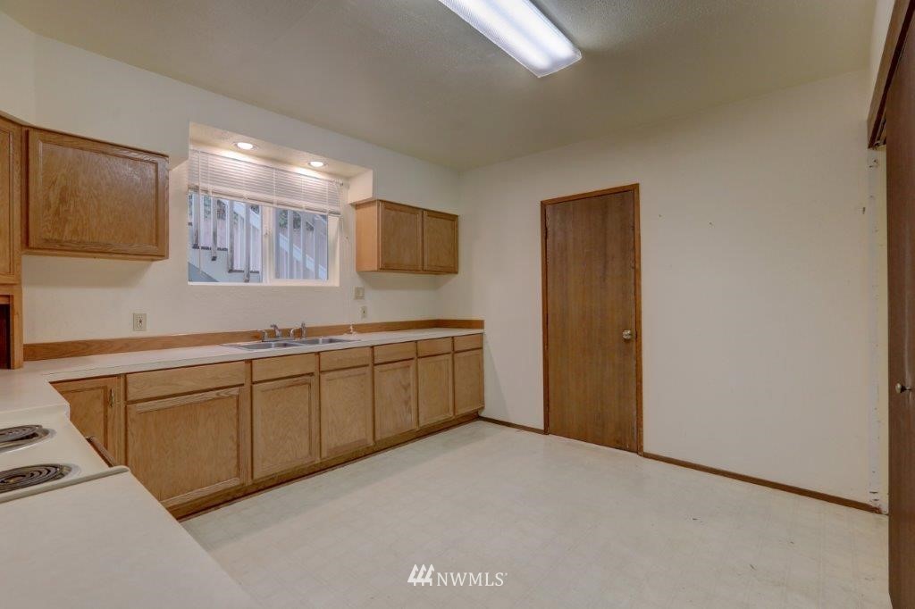 17024 17th Avenue Southeast Bothell, WA 98012 - Photo 13 of 23