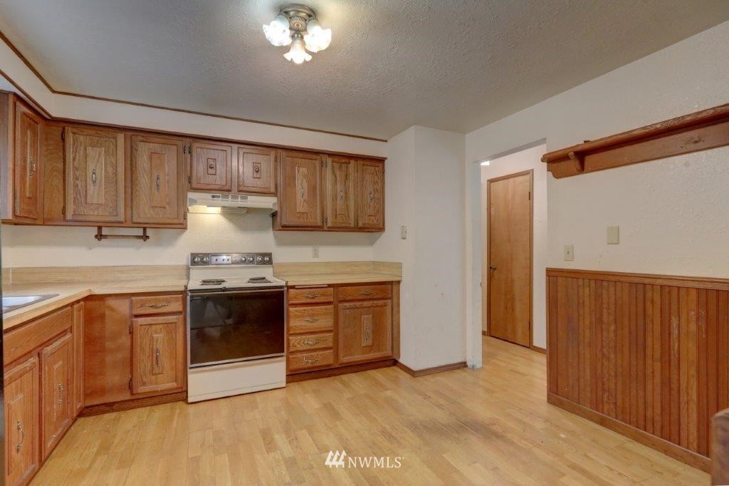 17024 17th Avenue Southeast Bothell, WA 98012 - Photo 4 of 23