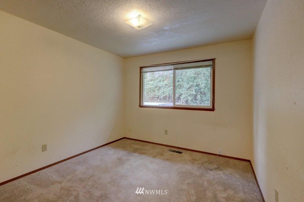 17024 17th Avenue Southeast Bothell, WA 98012 - Photo 10 of 23