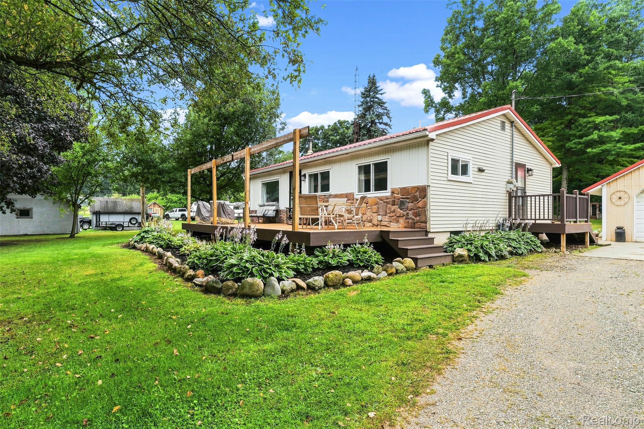 3319 Valentine Road Lapeer, MI 48446 - Photo 38 of 39 5_dsc_01968.jpg