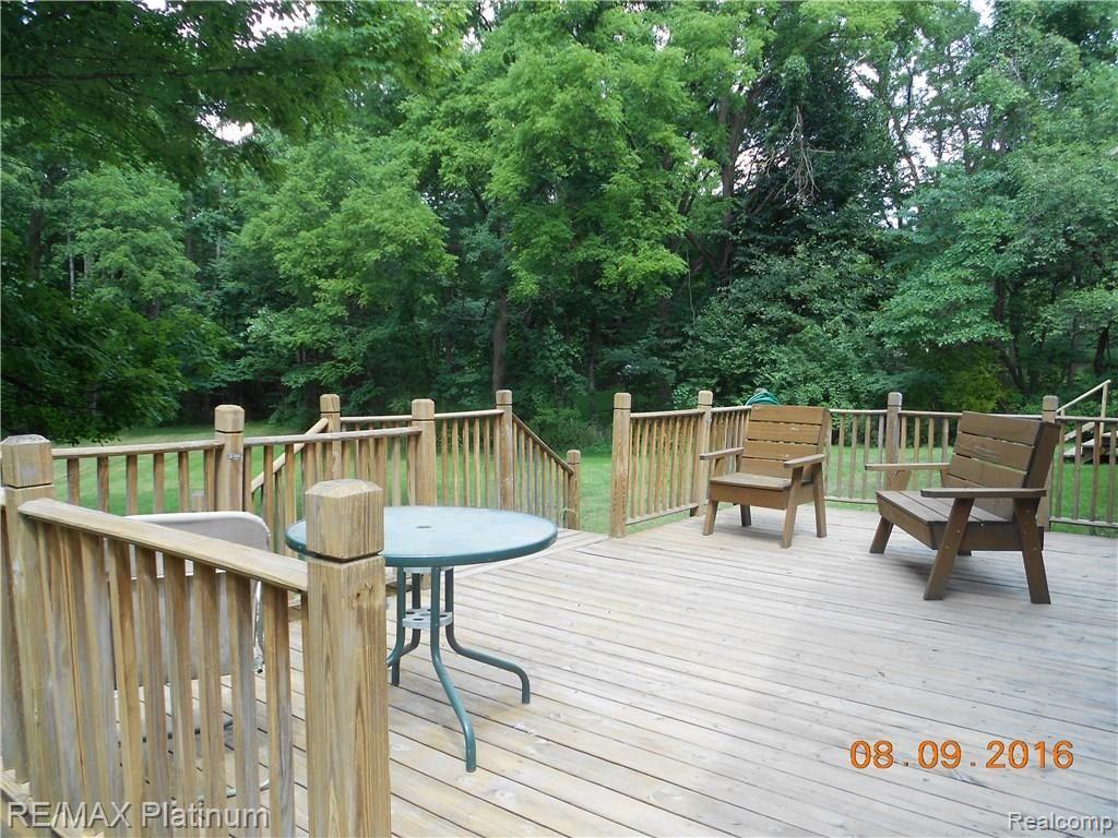 2396 West Wardlow Road Highland, MI 48357 - Photo 5 of 13 88916 015.JPG