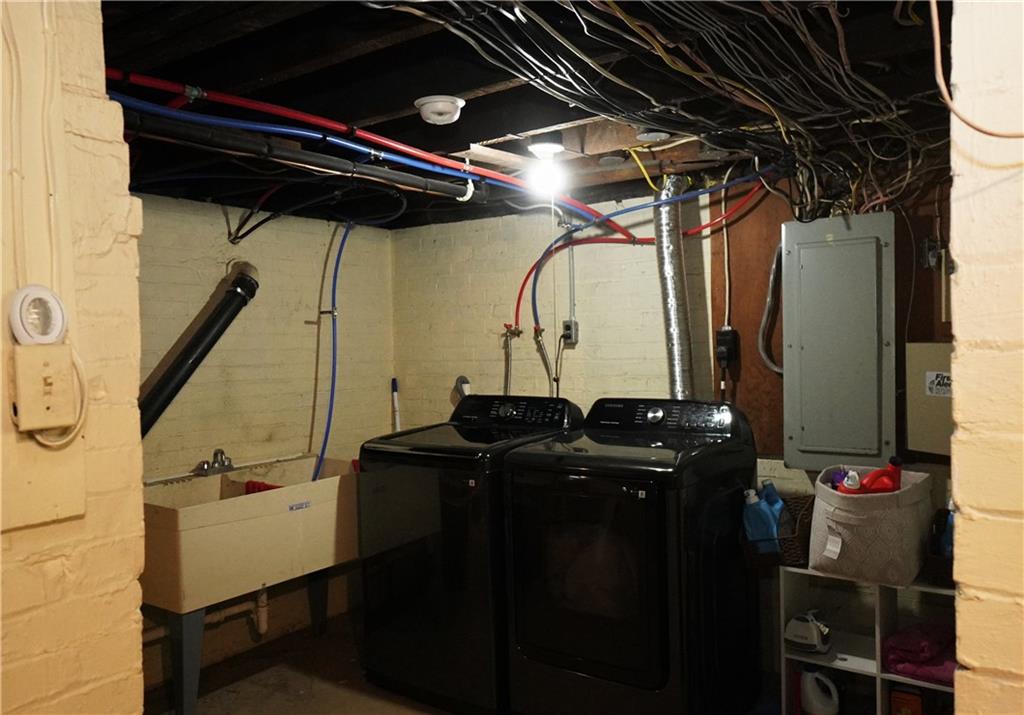 124 Hazel Street Kittanning, PA 16201 - Photo 24 of 26 a room with table and chairs