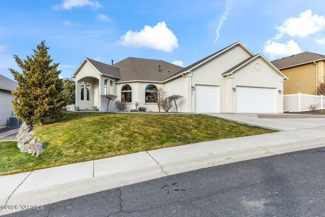 $725,000 | 7205 Englewood Hill Place, Yakima, WA 98908