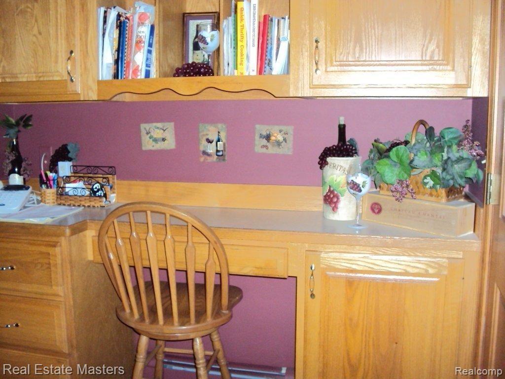 895 North Summers Road Imlay City, MI 48444 - Photo 22 of 25 DESK AREA IN KITCHEN