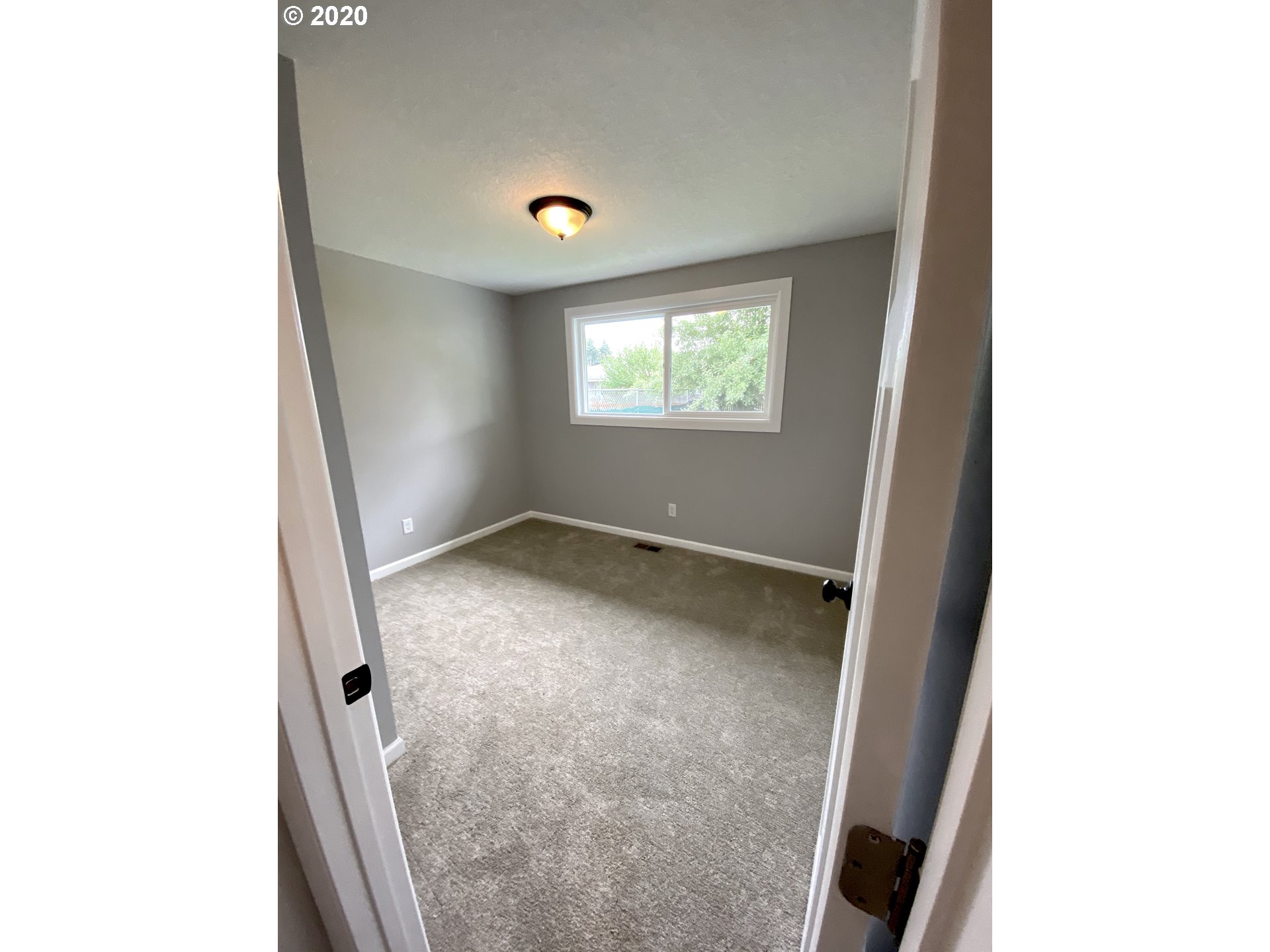1376 Sallal Road Woodburn, OR 97071 - Photo 8 of 12 Gallery Image 8