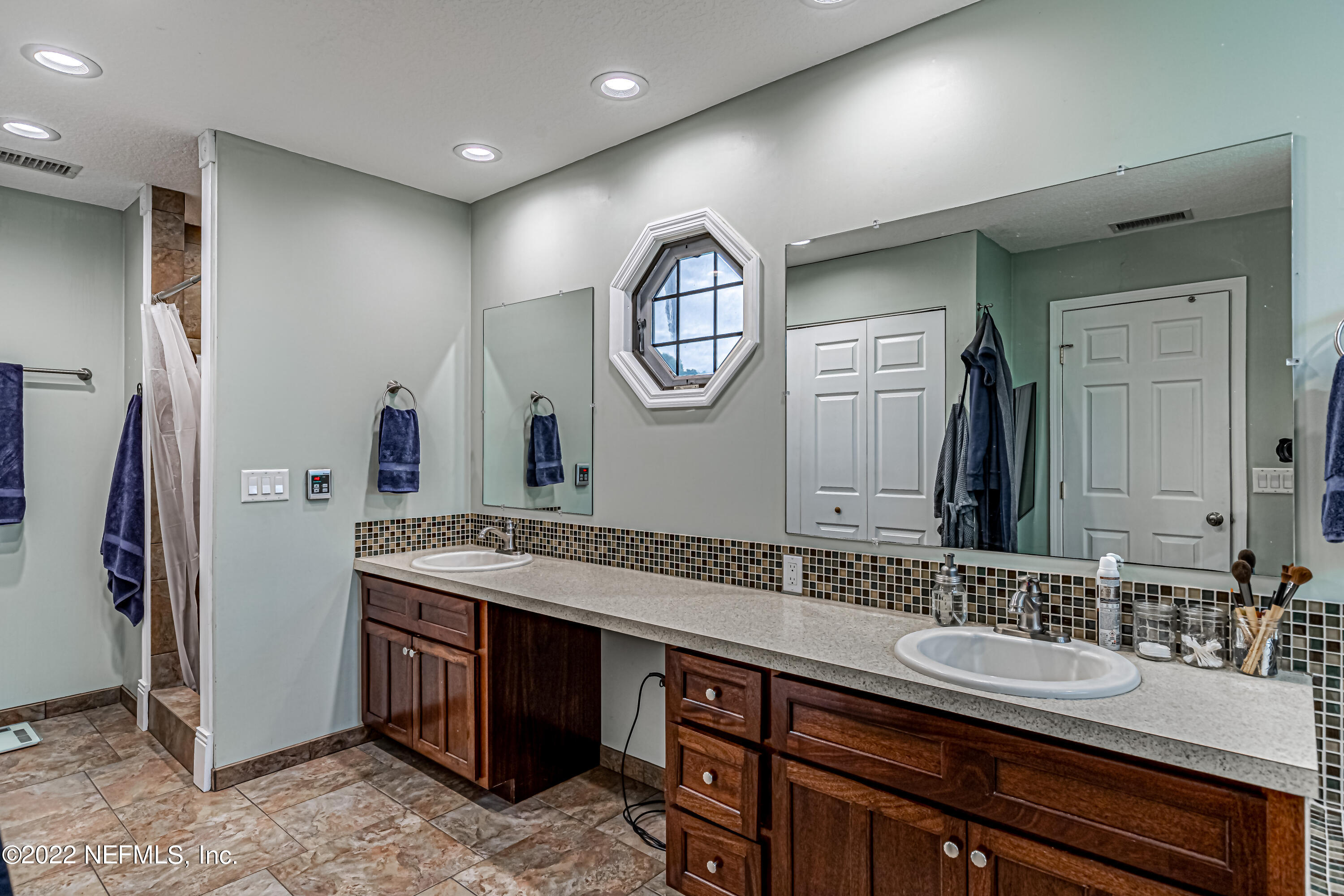 1456 Howard Road Jacksonville, FL 32218 - Photo 21 of 48 22-Master Bathroom