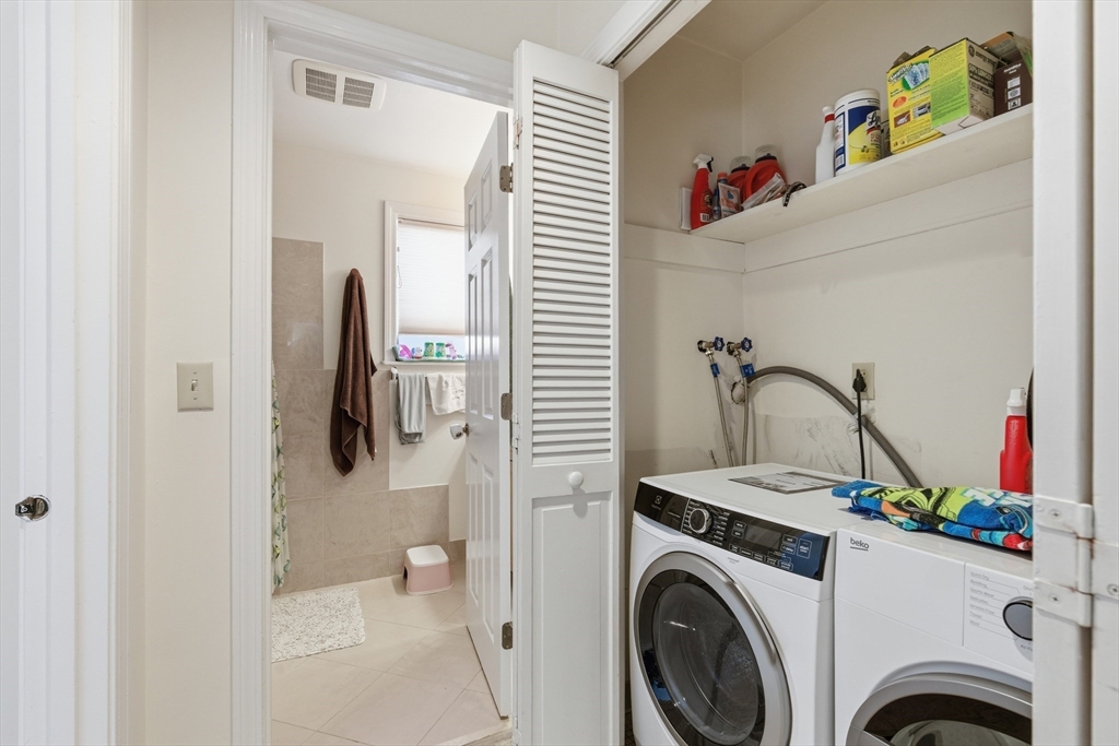 5 Meadowbrook Road, Unit 5 Chestnut Hill, MA 02467 - Photo 13 of 20