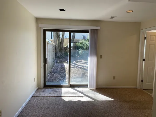 $4,500 | 5 Meadowbrook Road, Unit 5, Brookline, MA 02467