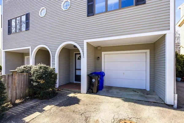 $4,500 | 5 Meadowbrook Road, Unit 5, Brookline, MA 02467