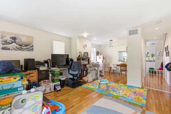 $4,500 | 5 Meadowbrook Road, Unit 5, Brookline, MA 02467