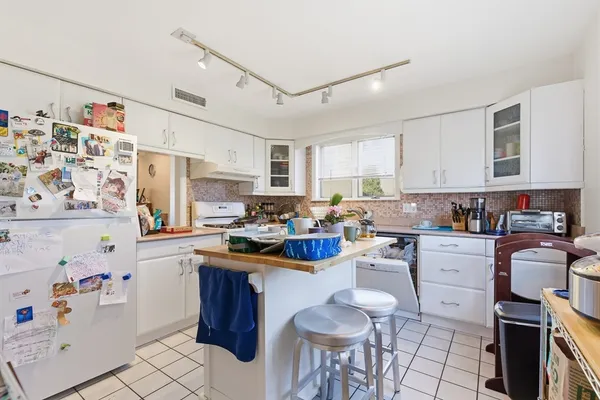 $4,500 | 5 Meadowbrook Road, Unit 5, Brookline, MA 02467