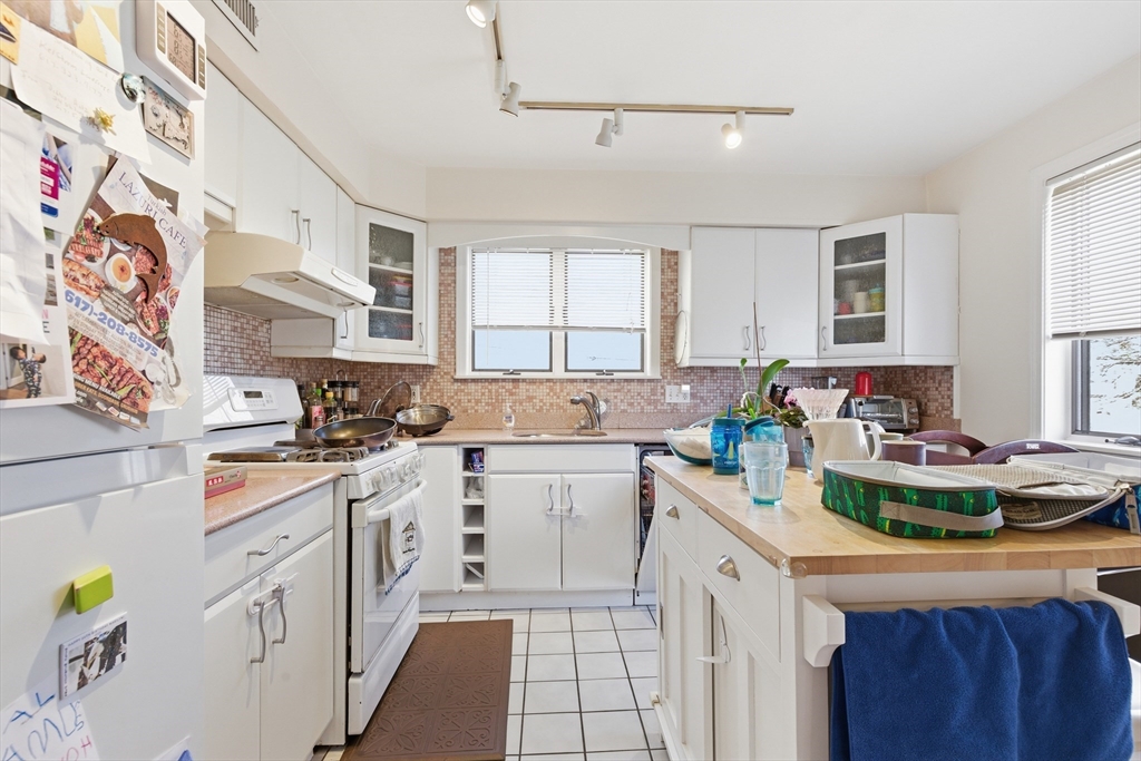 5 Meadowbrook Road, Unit 5 Chestnut Hill, MA 02467 - Photo 8 of 20