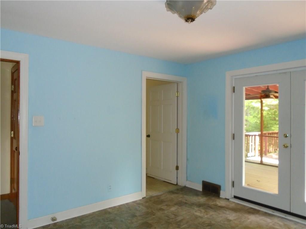 5755 Kinney Road Lewisville, NC 27023 - Photo 4 of 26 Gallery Image 4