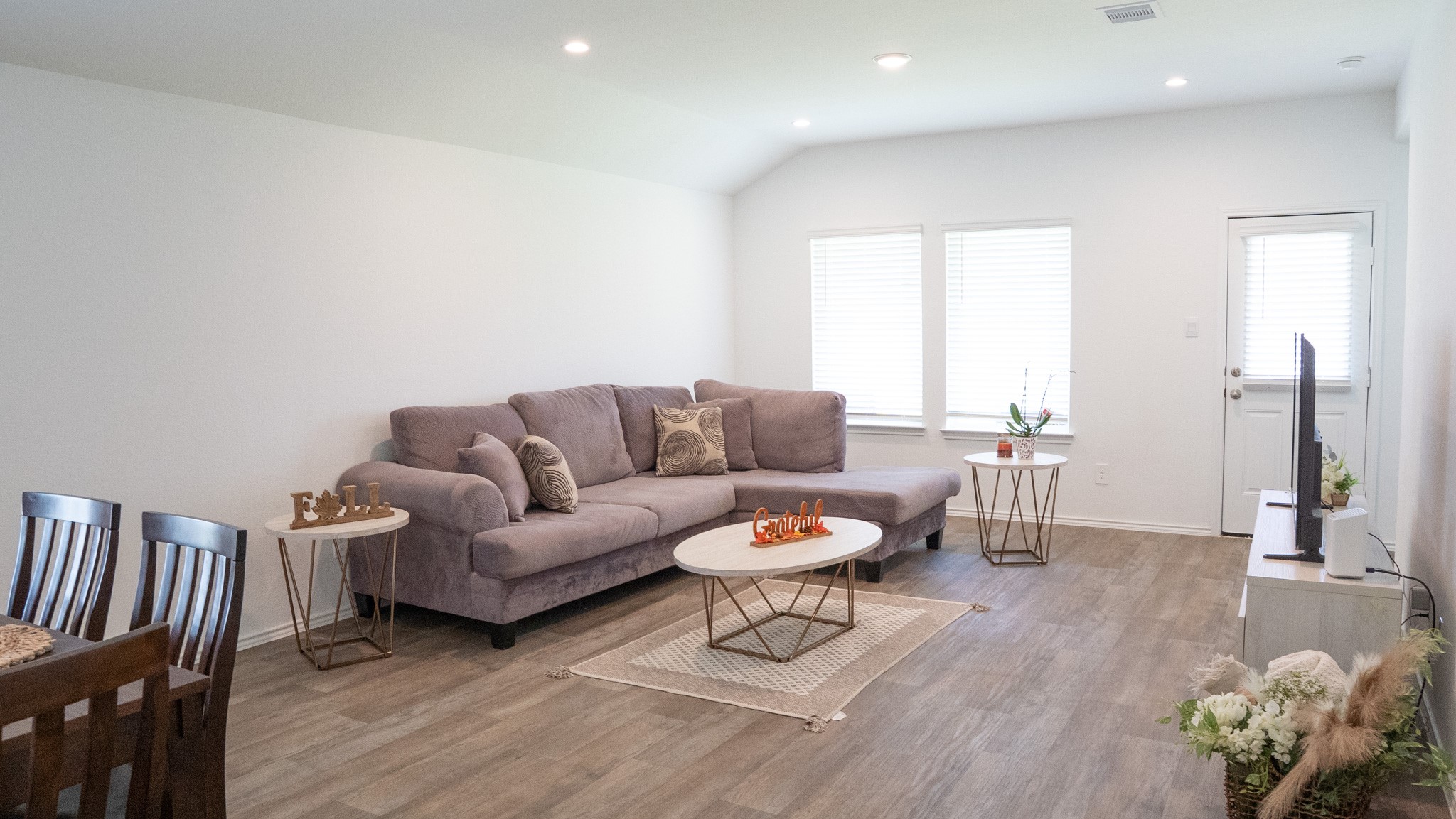 3611 Ashford Grove Fulshear, TX 77441 - Photo 6 of 20 a living room with furniture and wooden floor