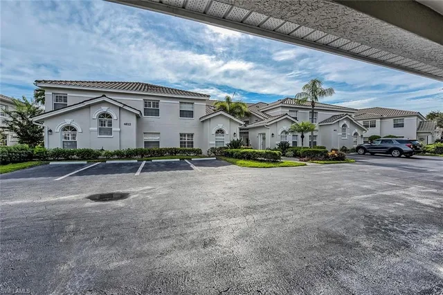 $2,500 | 6812 Satinleaf Road South, Unit 202, Naples, FL 34109