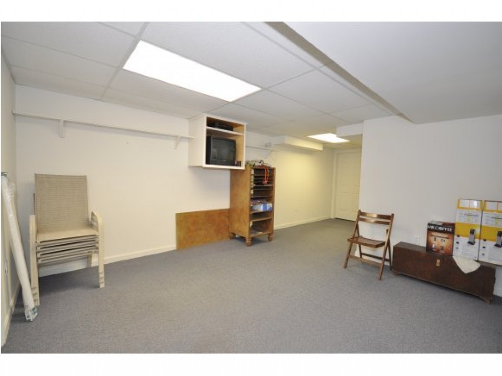 25 Hampton Meadows, Unit 25 Hampton, NH 03842 - Photo 26 of 35