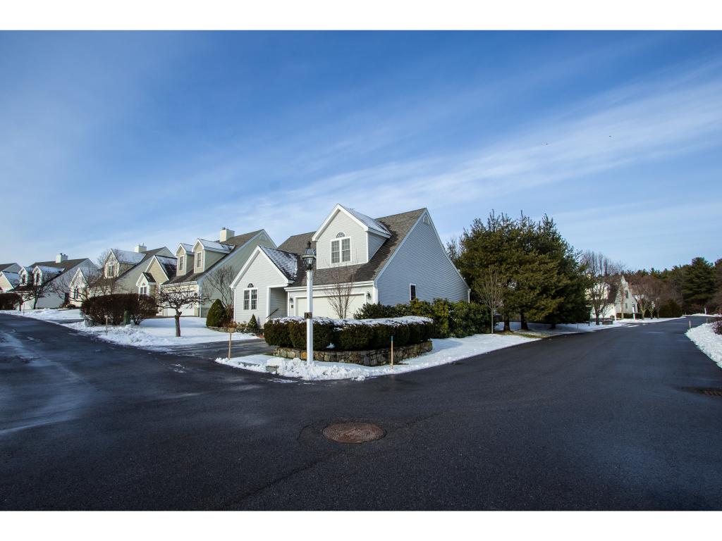 25 Hampton Meadows, Unit 25 Hampton, NH 03842 - Photo 4 of 35