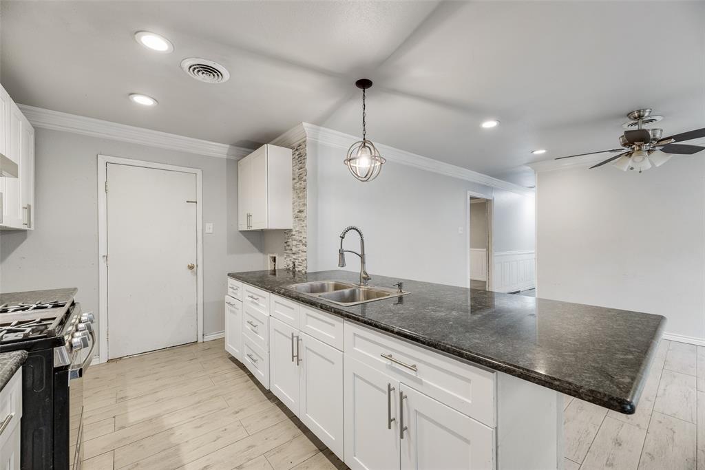 1207 Ridgeway Drive Richardson, TX 75080 - Photo 8 of 19