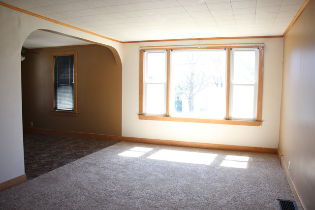 503 Pike Street Peru, IL 61354 - Photo 3 of 10