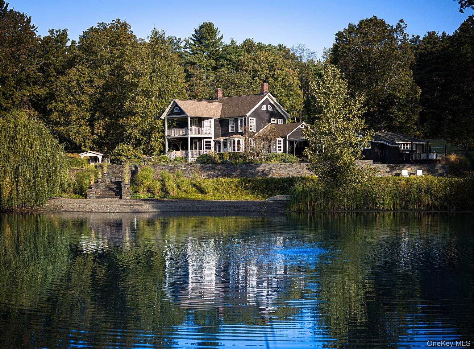a view of a lake with houses