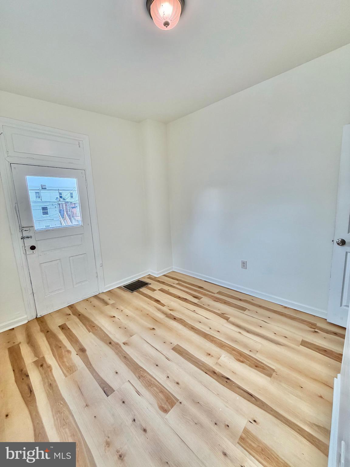 1211 West Poplar Street York, PA 17404 - Photo 19 of 38 a view of a room