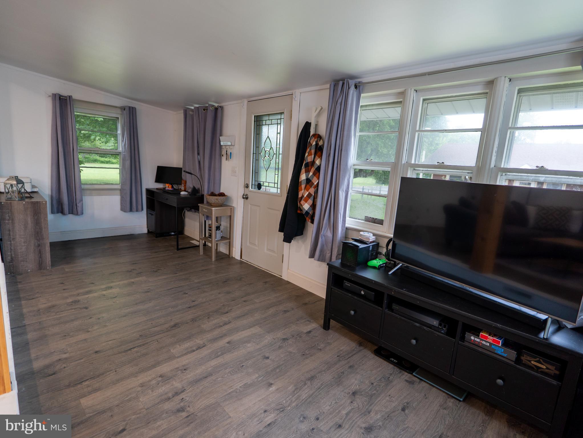 257 G Street Carneys Point, NJ 08069 - Photo 8 of 27