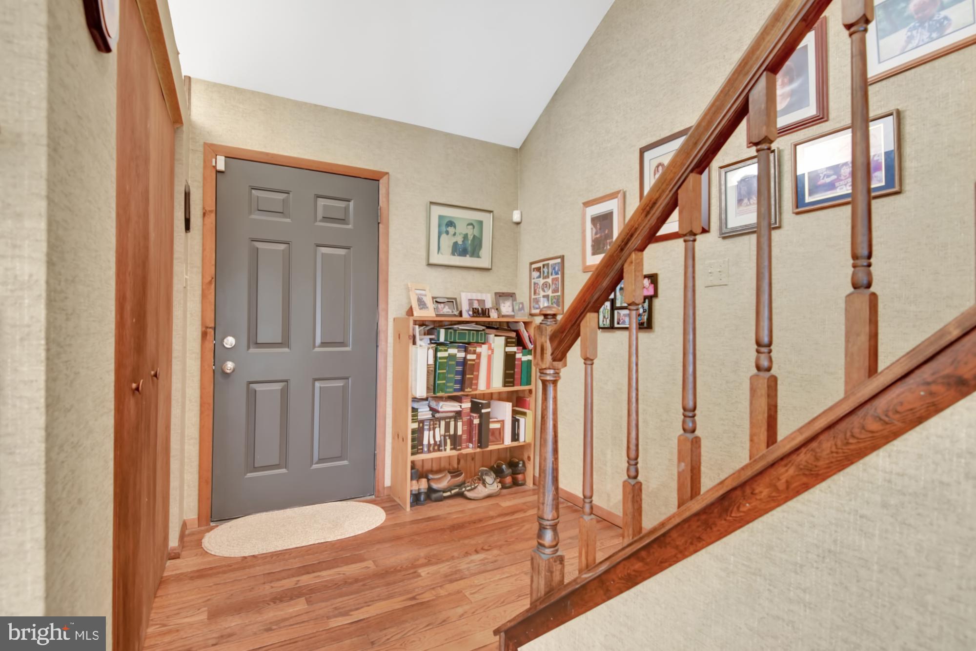 19402 Gunpowder Road Manchester, MD 21102 - Photo 3 of 43 Foyer