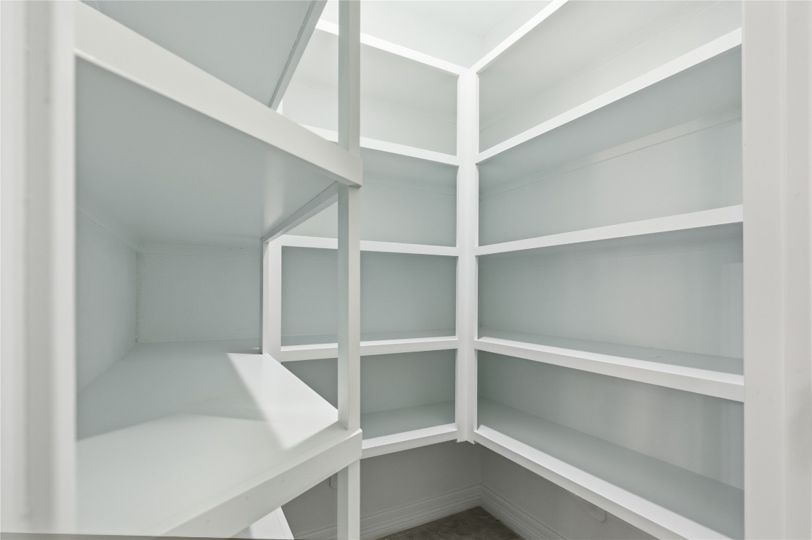 214 Manor Avenue Arcola, TX 77583 - Photo 11 of 26 Walk-in Pantry