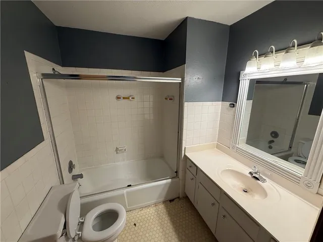 $179,900 | 6905 Sycamore Avenue, Kansas City, MO 64133