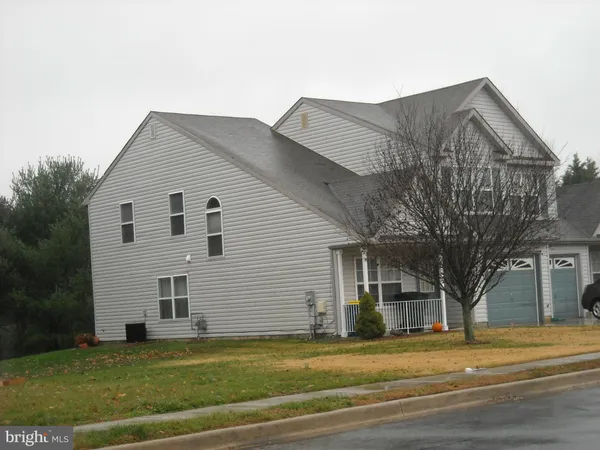 a view of a house with a outdoor space