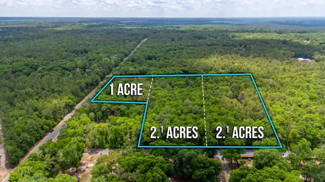 a view of a field with sign board
