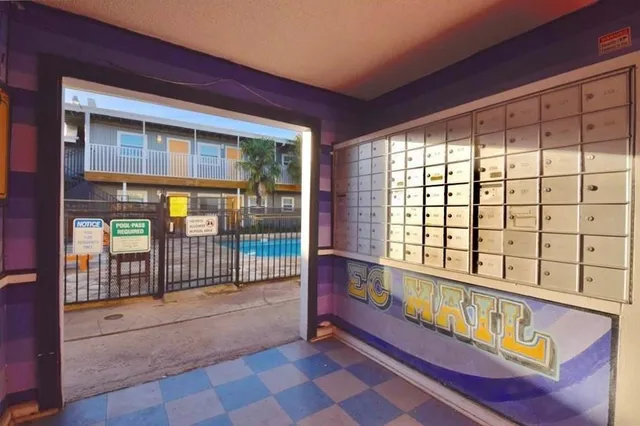 $950 | 2401 Manor Road, Unit 132A, Austin, TX 78722