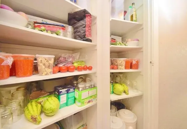 $950 | 2401 Manor Road, Unit 132A, Austin, TX 78722