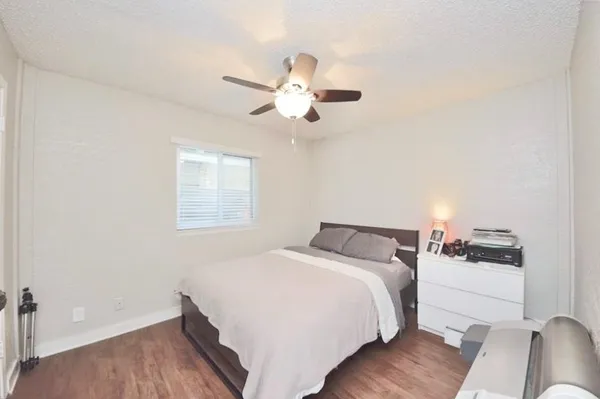 $900 | 2401 Manor Road, Unit 132A, Austin, TX 78722