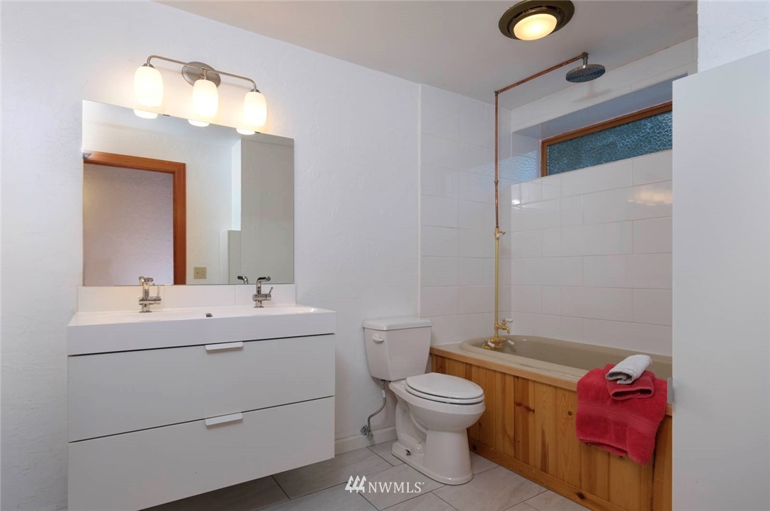 240 Sand Road Port Townsend, WA 98368 - Photo 18 of 38 Gallery Image 18