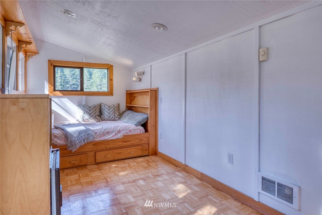 240 Sand Road Port Townsend, WA 98368 - Photo 25 of 38 Gallery Image 25