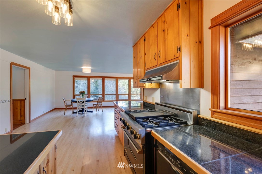 240 Sand Road Port Townsend, WA 98368 - Photo 8 of 38 Gallery Image 8