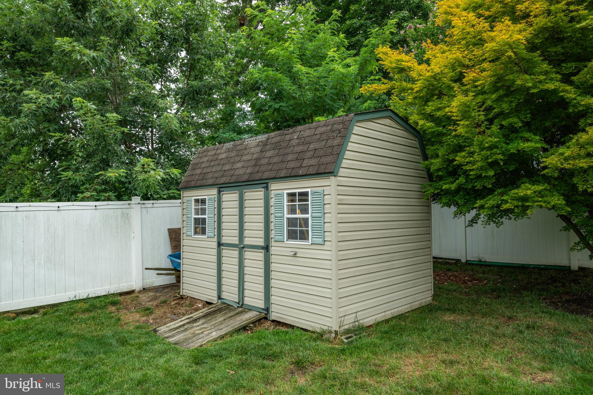 16 Amesbury Road Levittown, PA 19054 - Photo 47 of 57
