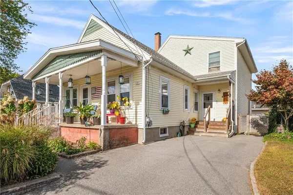 $479,900 | 19 Hopkins Street, Lincoln, RI 02865
