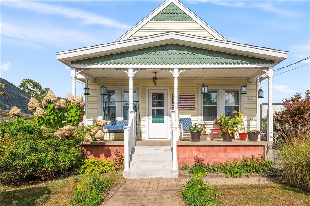 19 Hopkins Street Lincoln, RI 02865 - Photo 2 of 22