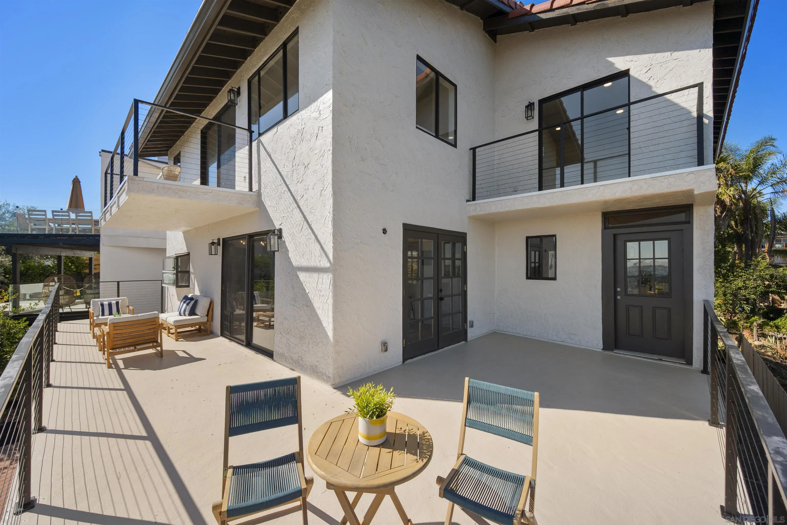 2431 Wilbur Avenue San Diego, CA 92109 - Photo 40 of 56 a outdoor space with furniture